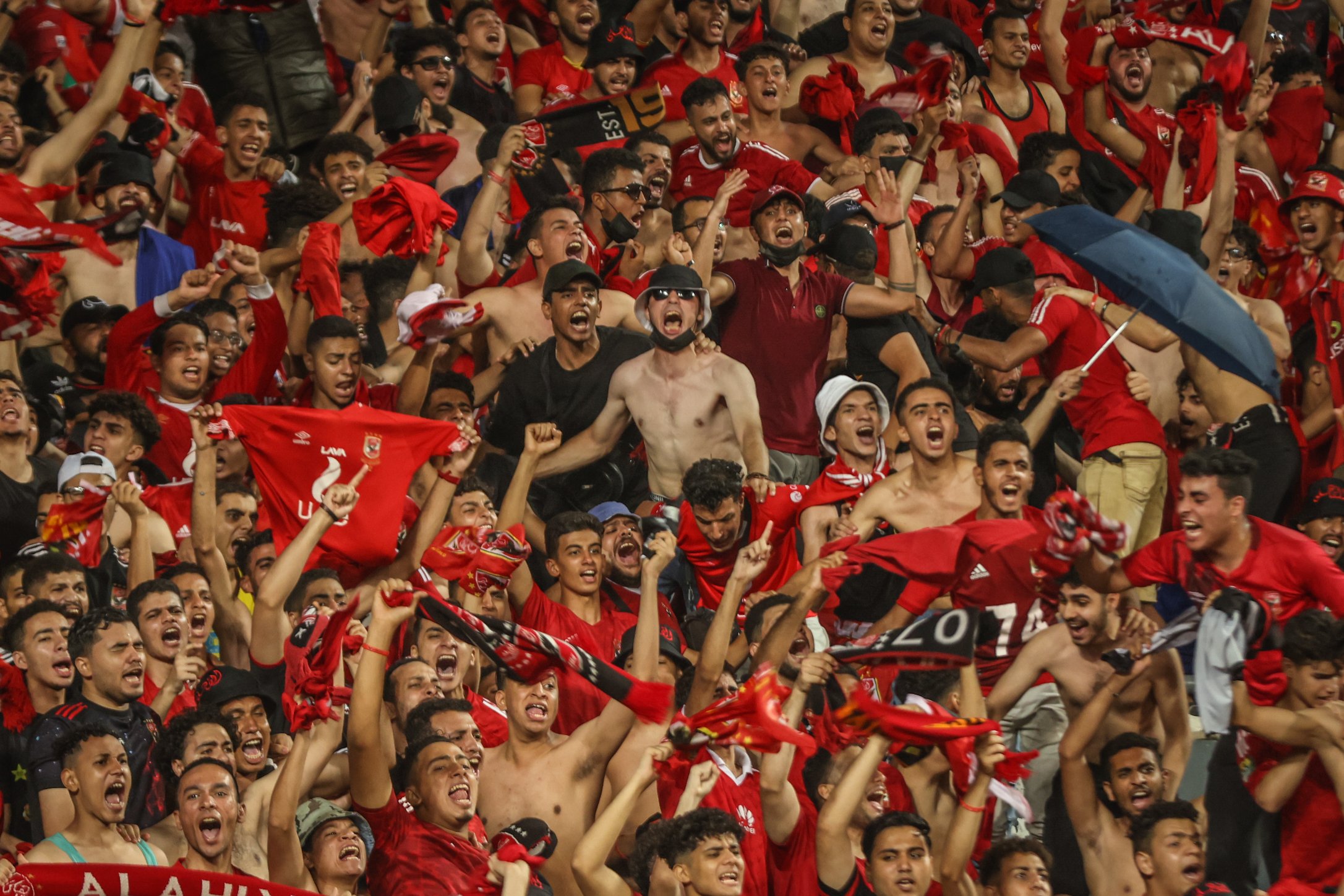 "عاجل" قرارات رابطة الأندية ضد جماهير الاهلى والاسماعيلى