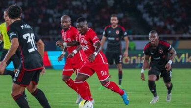 نجم الأهلي السابق يهاجم حكم المباراة أمام سيمبا في ظل تواجد الكاف والفيفا