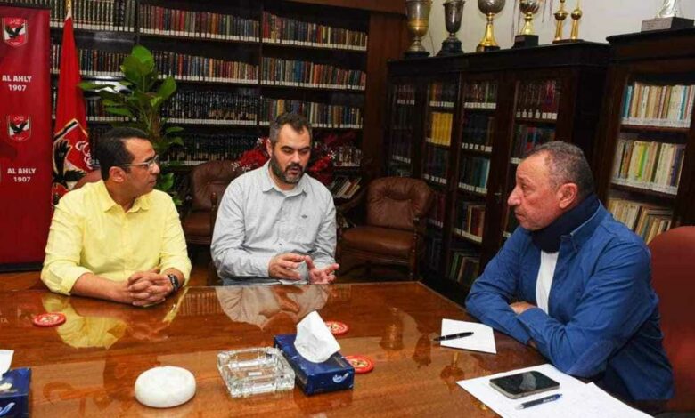 تفاصيل اجتماع الخطيب و أوجستي عقب تراجع نتائج سلة الأهلي الأخيرة