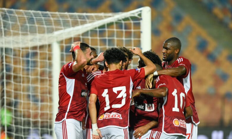 "عاجل" بيان رسمي من الأهلي حول حقيقة عروض مدافع الفريق