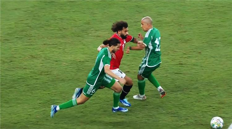 تعليق أحمد صالح نجم الزمالك الأسبق على تعادل مصر مع الجزائر