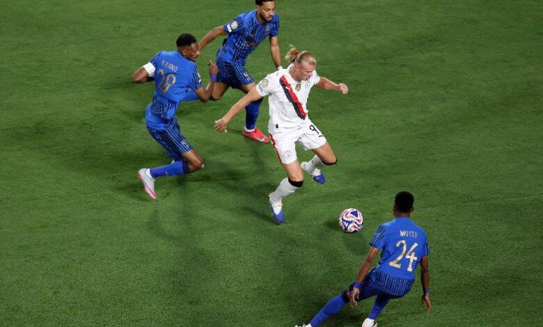 صحف السعودية تحتفي بإنجاز الهلال: "الزعيم يكتب التاريخ" بفوز مدوٍ على مانشستر سيتي!