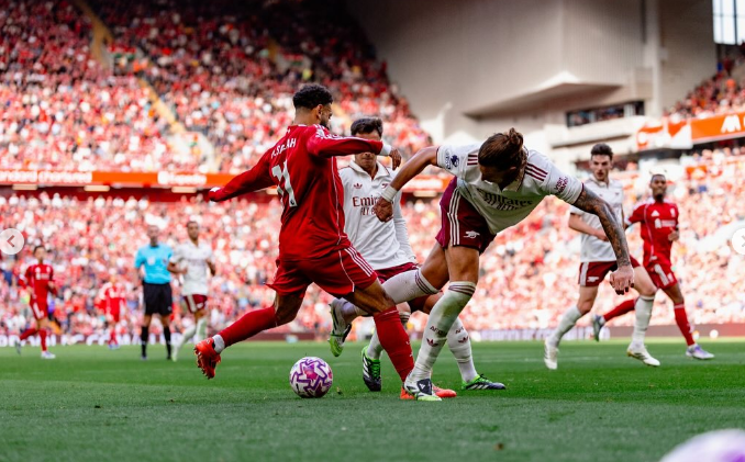 محمد صلاح على أعتاب التاريخ: إنجازات تنتظر "الفرعون" أمام أستون فيلا