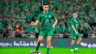 خطوة اخيرة تحسم مصير مدافع أهلى جدة من اللحاق بمباراة الهلال