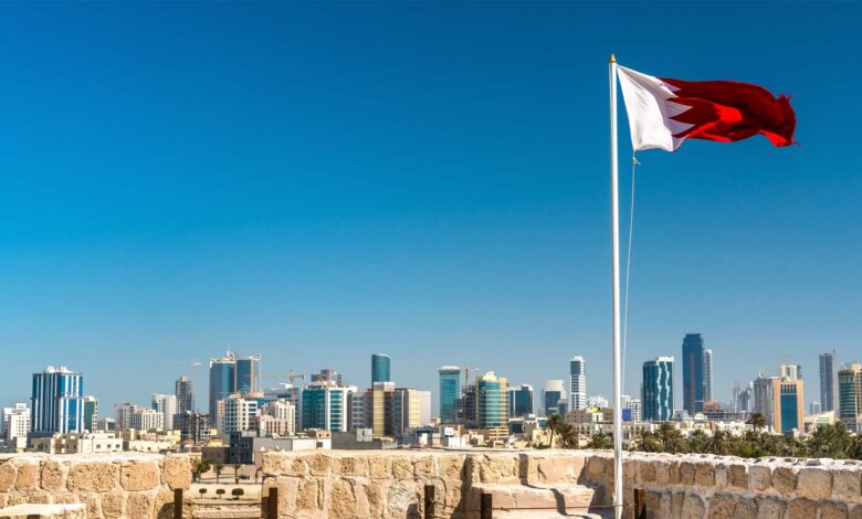 هجوم على قاعدة أمريكية في البحرين ..وقطر تعترض عدد من الصواريخ