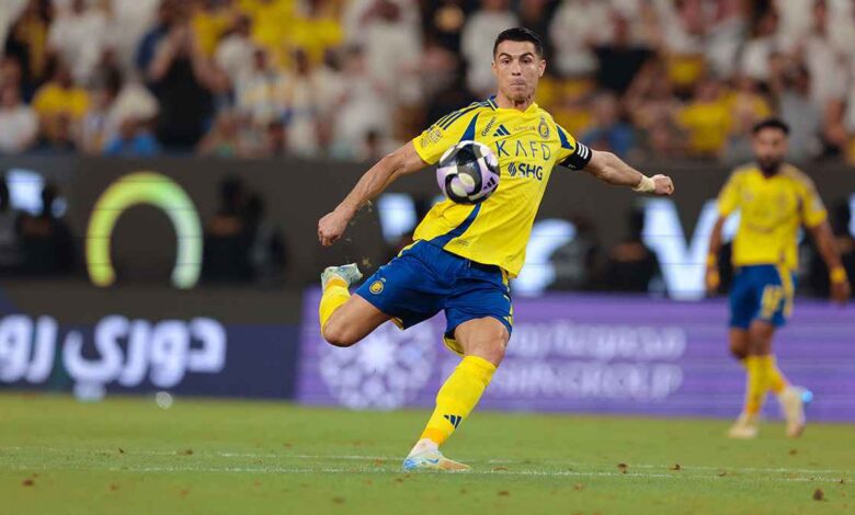 تفاصيل فشل محاولات اقناع كريستيانو رونالدو بالمشاركة أمام اتحاد جدة .. موقف المدرب