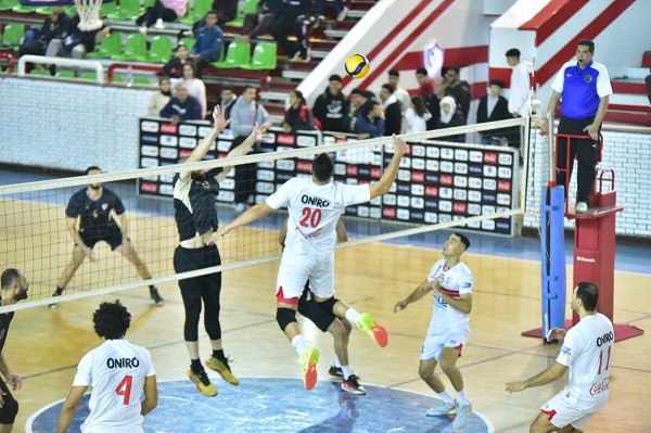 "طائرة الزمالك" صدمة المديونيات تمنع ظهور المدرب الجديد وتُقلص القائمة لـ 9 لاعبين فقط!