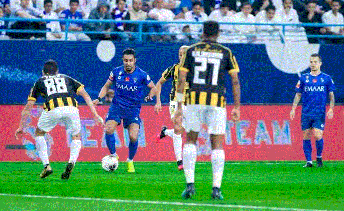 موعد مباراة الهلال واتحاد جدة في قمة دوري روشن والقناة الناقلة لها والمعلق