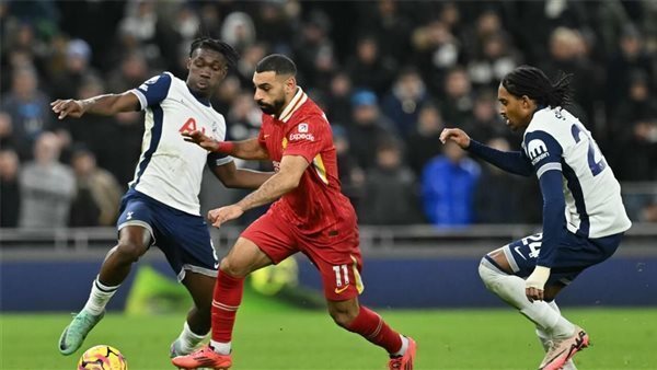 موعد مباراة ليفربول وتوتنهام، القناة الناقلة ومعلق اللقاء