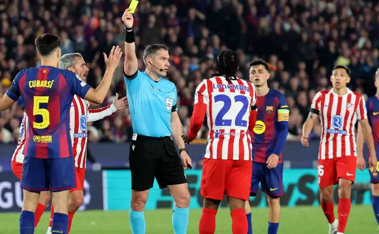 نتيجة الشوط الأول من مباراة برشلونة وأتلتيكو مدريد، عاجل