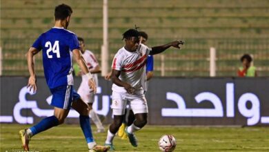 مستحقات سامسون أكينيولا تفجر أزمة جديدة للزمالك في ملف القيد