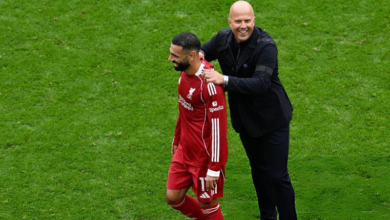 تصريحات محمد صلاح تشعل الجدل داخل ليفربول.. وتقارير إنجليزية تكشف كواليس التوتر مع آرني سلوت