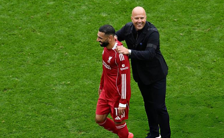 تصريحات محمد صلاح تشعل الجدل داخل ليفربول.. وتقارير إنجليزية تكشف كواليس التوتر مع آرني سلوت
