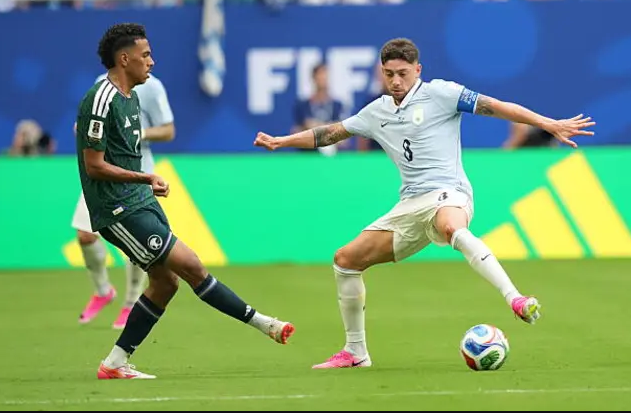 نتيجة الشوط الأول لمباراة السعودية وأورجواي في كأس العالم، عاجل