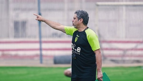 مستقبل معتمد جمال، "انتظار" يكلف المدرب عروضاً عربية قوية