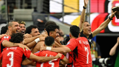 فيفا يعلن حكام مباراة مصر والأرجنتين في ثمن نهائي المونديال